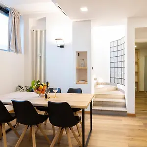Appartement Design Flats, Milan